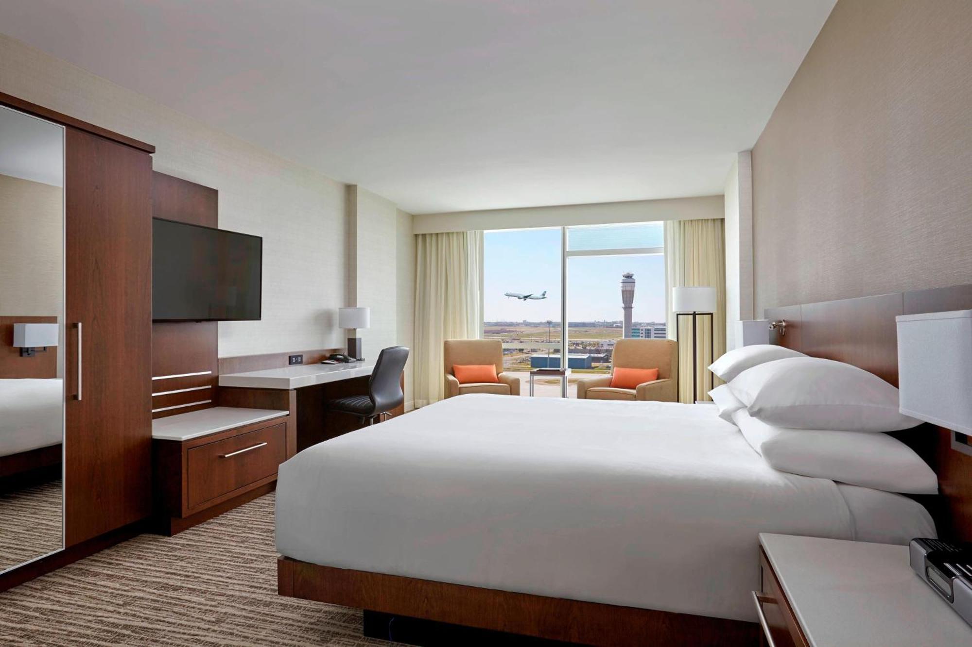 King Room with Airport View